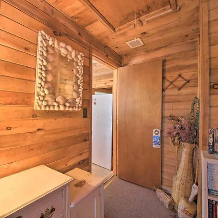 Cozy Cottage On Cat Cove With Wraparound Deck!